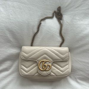 GG Marmont matelassé leather super mini bag